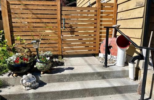 Gibsons Apartment | Gibsons Harbour Retreat