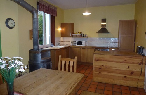 Giez House | Giez. Character property close to Lake Annecy with beautiful mountain views.