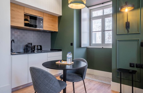 Viana do Castelo Apartment | Gigantones GuestHouse - Elegant Studio River View!