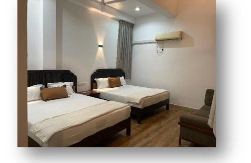 Mount Lavinia Hotel | Gihans Beach Resort