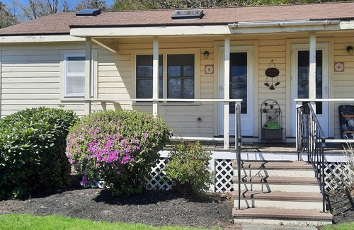 Gilford Condo | Gilford Cottage on Winnipesaukee w/Boat Slip & Beach.