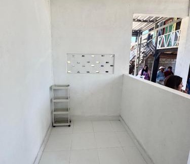 Labuhan Lombok Bed & Breakfast | Gina's Reading House