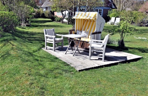 Wyk auf Foehr Apartment | Ginsterweg 2 a, Whg. 2, Sandburg - Apartment with 2 rooms on approx. 45m²