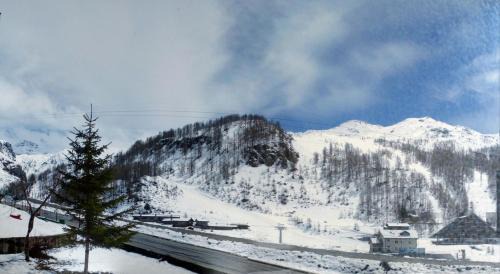 Cervinia Apartment | Giomein Elegant Blue House Cervinia