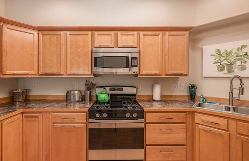 Alyeska Apartment | Girdwood Getaway - Hot tub with a View!