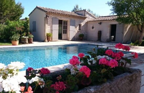 Cabannes Cottage | GITE 2 ROOMS IN CABANNES