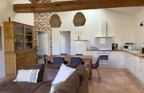 Civrac-de-Blaye House | Gîte 30 minutes from Bordeaux, set in wooded grounds with swimming pool