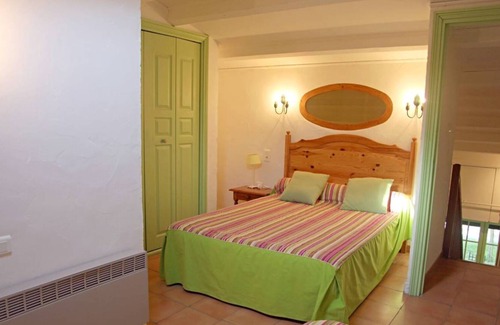 Aigues-Mortes Apartment | Gite, 8 people, 2 bedrooms, on one level, 8km from the beach, air conditioning, TV, kitchen
