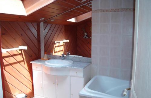 Antezant-la-Chapelle House | GITE A LA FERME