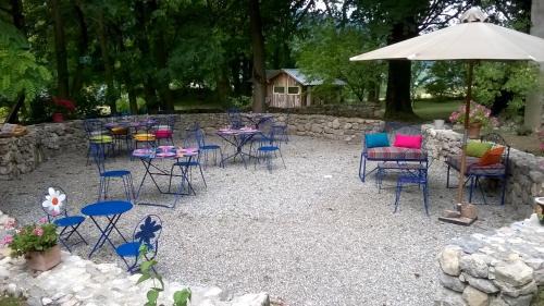 Saint-Jeoire-Prieure House | Gite Arthur et Germaine Maisonnette à la campagne avec un grand jardin