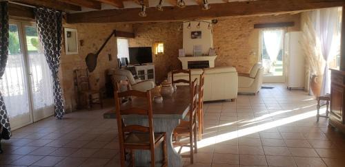 Les Eyzies House | Gite au paradis