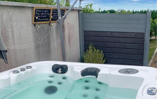 Seigy House | Gite Avec Piscine Et Jacuzzi