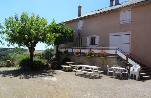 Broquies House | Gîte Aveyron 11 people in Sermet near the lake of Villefranche de Panat