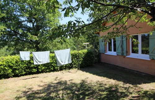 Cenac-et-Saint-Julien Apartment | Gîte Campagne - Gîte for 4 people with terrace and swimming pool 10km from Sarlat