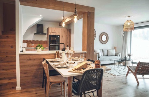 Premanon Apartment | Gite cocooning dans ancienne ferme en pierre