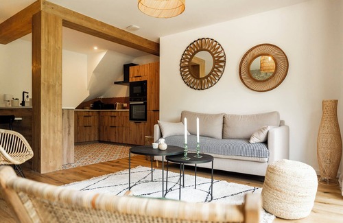 Premanon Apartment | Gite cocooning dans ancienne ferme en pierre