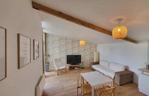Etoile-sur-Rhone Apartment | Gite cosy et spacieux