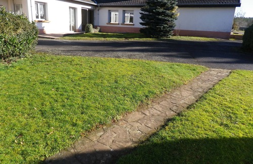 Champagney House | GITE DE FRANCE 2 minutes' walk from the lake 1 medium-sized pet