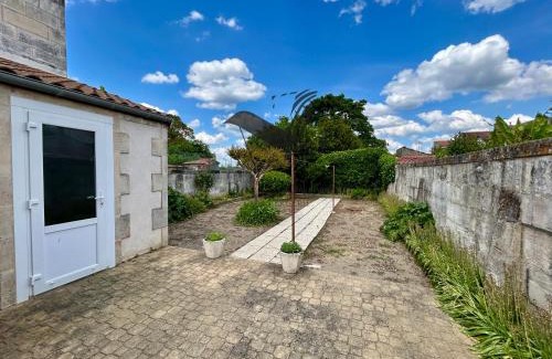 Rochefort House | Gite de Mali - De plain pied à deux pas du centre
