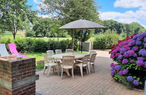 Plouasne Cottage | Gite des PROM'NOUS,independent in BRITTANY, enclosed garden, countryside, lake Néal.SPA