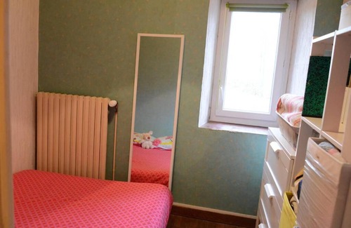 Noyant-Villages House | Gite entier Calme Bucolique Animaux Bon prix