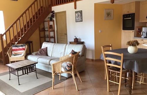 Saint-Marcellin-les-Vaison Villa | Gîte Detached house with swimming pool near Vaison la romaine