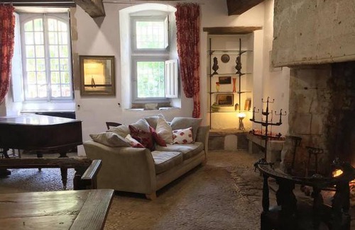 Verteuil-sur-Charente House | Gite Verteuil-sur-Charente, 5 bedrooms, 11 persons
