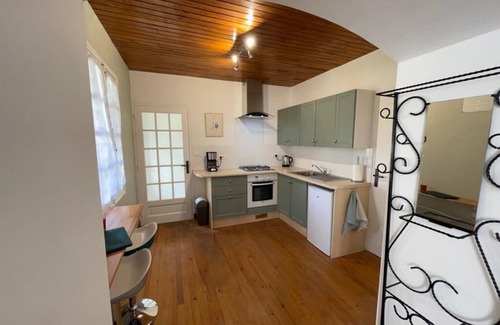 Saint-Martial-Viveyrol House | Gite Jeanroy a Cheerful 2 Bedroom Rural Gite