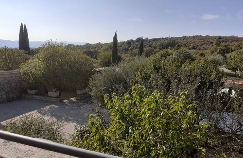 Joyeuse Cottage | Gîte la FENIERE * in stone farmhouse, nature and calm, heated swimming pool
