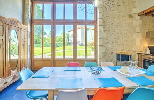 Chassaignes House | 'Gîte La Grange' with Shared Pool, Private Terrace and Wi-Fi