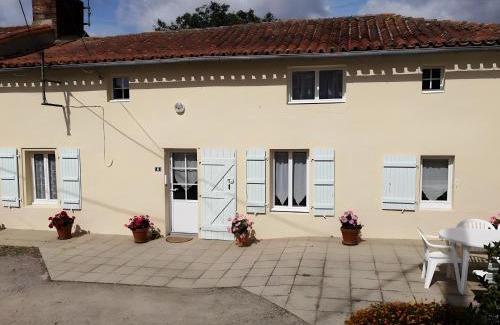 Les Herbiers House | Gite La Marguerite À La Campagne