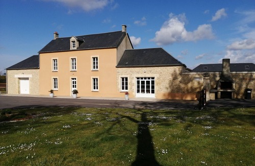Le Molay-Littry House | GITE: LARGE HOLIDAY HOUSE IN THE COUNTRY WITH BILLIARD, LARGE LIVING ROOM