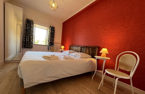 Lavault-Sainte-Anne Cottage | Gite Lavault-Sainte-Anne, 2 bedrooms, 4 persons