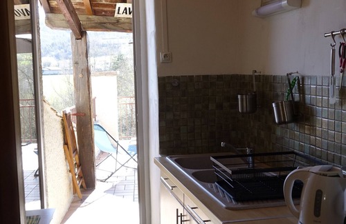 Lavoute-Chilhac Cottage | Gîte Lavoûte-Chilhac with terrace on the Allier, up to 4 people