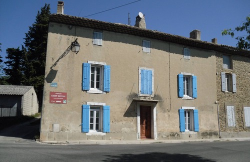 Serignan-du-Comtat House | Gîte le 1852 on the ground floor of the house