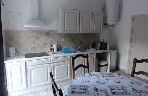 Maubec House | Gite "le Bagnol" a corner of paradise
