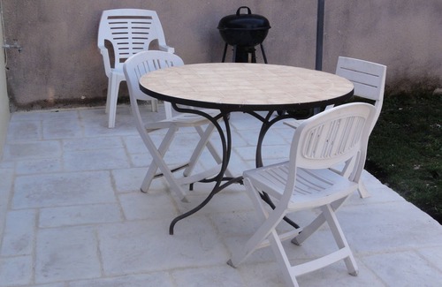 Maubec House | Gite "le Bagnol" a corner of paradise