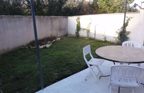 Maubec House | Gite "le Bagnol" a corner of paradise