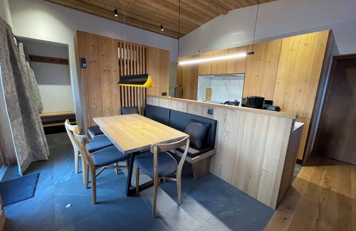 Saint-Jean-de-Sixt Apartment | Gîte Le Vardi - Chalet ARAVIS COSY with spa and summer pool