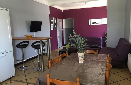 Carpentras Apartment | GITE LES OLIVIERS 6/8 PERSONS