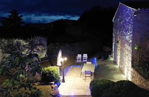 Peymeinade Cottage | GITE LES PINS air-conditioned Wifi heated swimming pool private garden, barbecue, parking lot