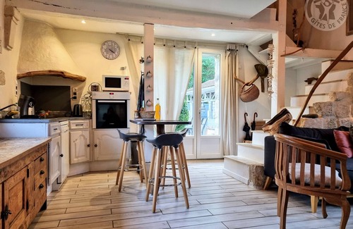 Nesles-la-Vallee Cottage | Gite Nesles-la-Vallée, 1 bedroom, 2 persons