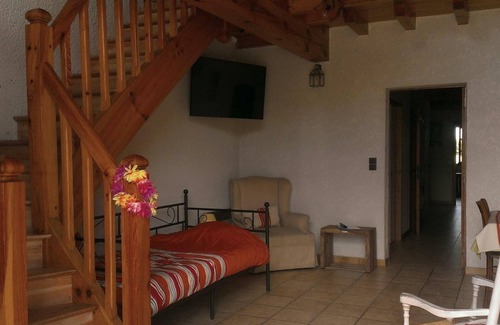 Saint-Lon-les-Mines House | Gite Saint-Lon-les-Mines, 5 bedrooms, 12 persons