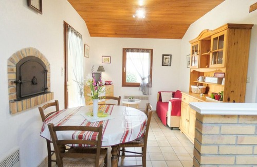 Saint-Lon-les-Mines House | Gite Saint-Lon-les-Mines, 2 bedrooms, 4 persons