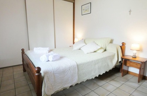Saint-Lon-les-Mines House | Gite Saint-Lon-les-Mines, 2 bedrooms, 4 persons
