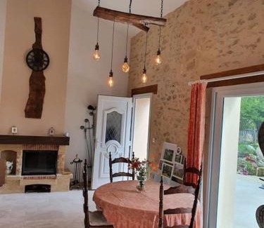 Cubnezais House | Gite spacieux - 3 chambres - Calme et charmant