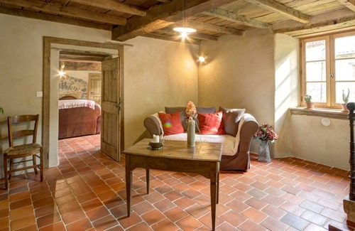 Saint-Just-la-Pendue Cottage | Gite St-Just-la-Pendue, 2 bedrooms, 4 persons