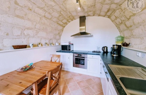 Theuville Cottage | Gite Theuville, 2 bedrooms, 4 persons
