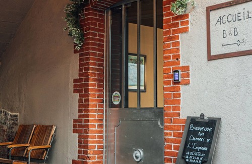 Beaune House | Gite / Urban Refuge for your TRIBE! 3 to 5 bedrooms up to 12 people!