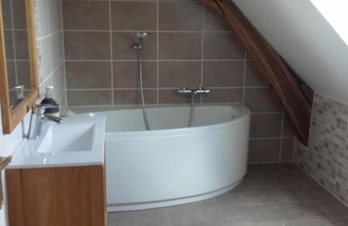 Vallon-sur-Gee House | Gite Vallon-sur-Gée, 4 bedrooms, 9 persons